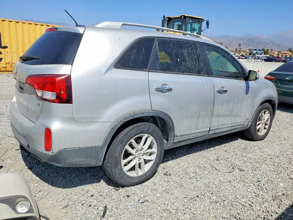 2015 KIA SORENTO LX  