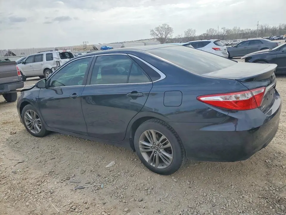 2015 TOYOTA CAMRY SE  