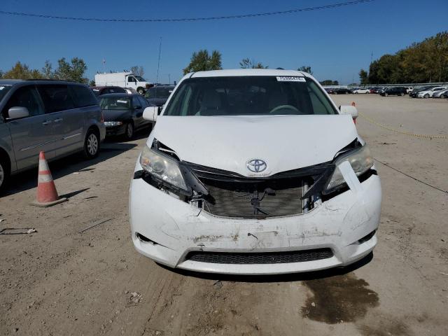 2011 TOYOTA SIENNA LE