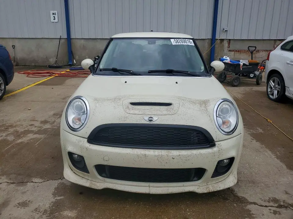 2011 MINI COOPER S  