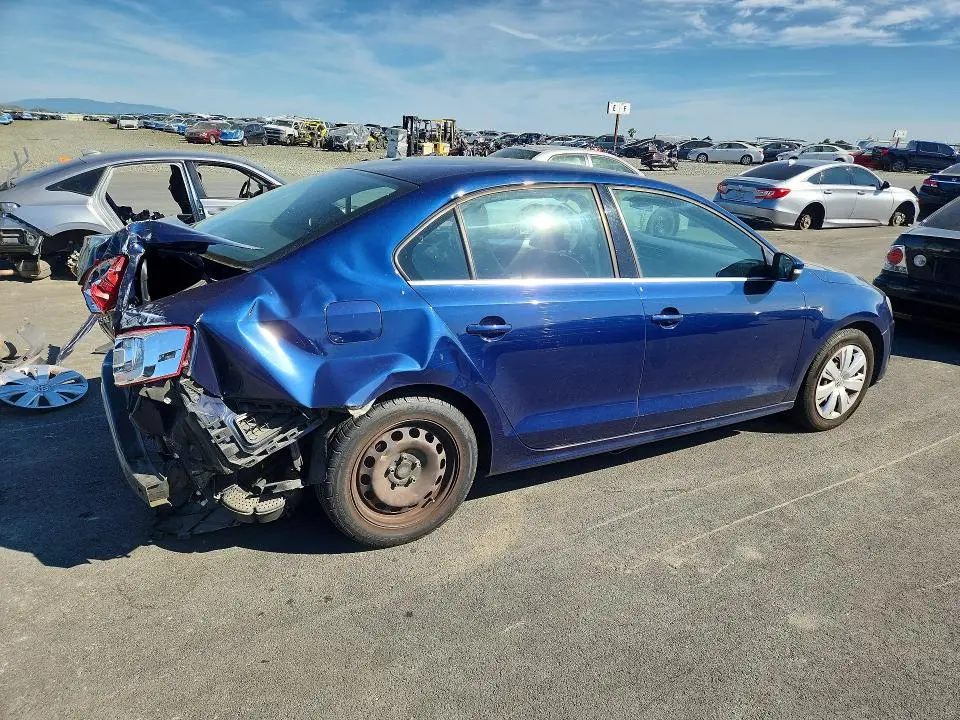 2013 VOLKSWAGEN JETTA SE  