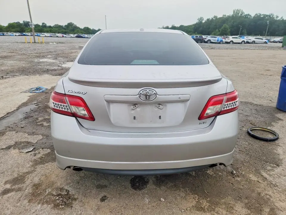 2010 TOYOTA CAMRY SE  
