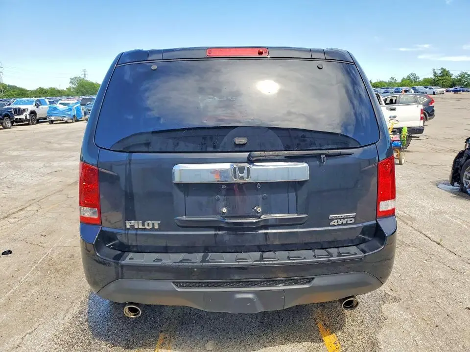 2015 HONDA PILOT SE  