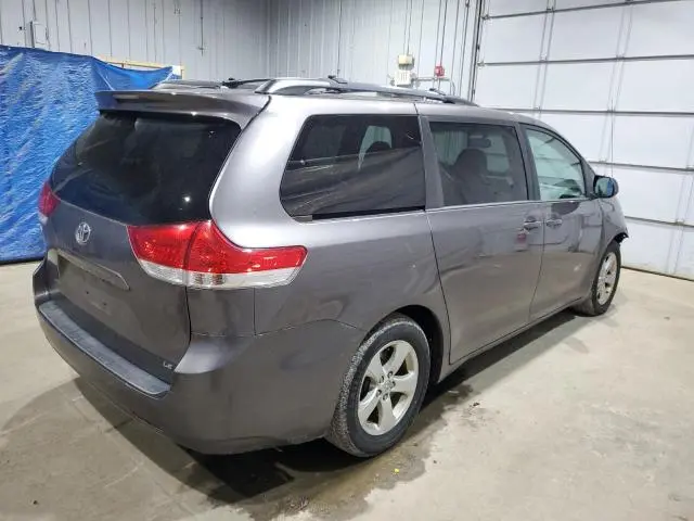 2013 TOYOTA SIENNA LE  