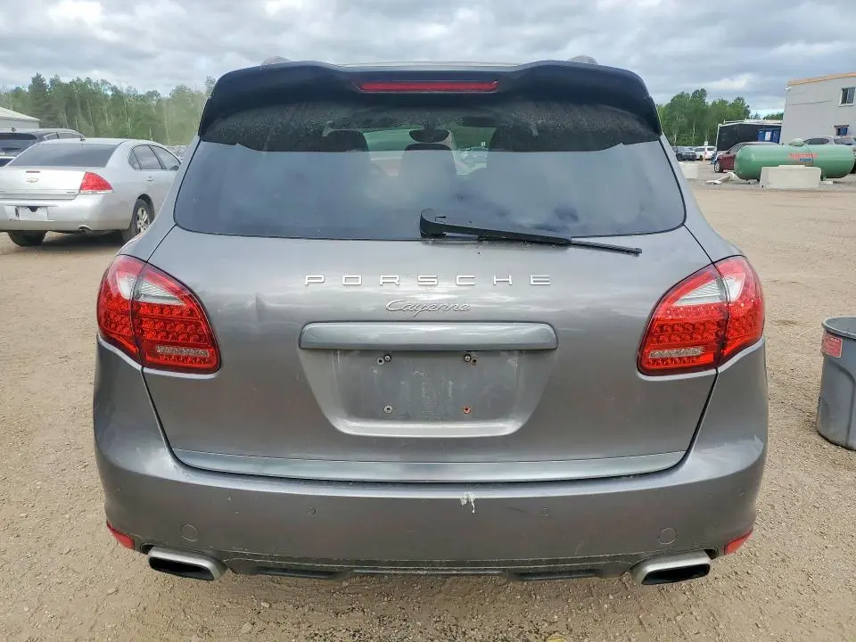 2013 PORSCHE CAYENNE   