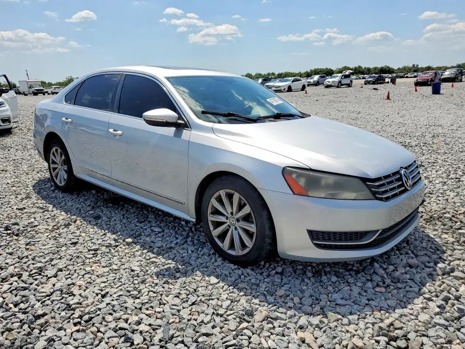 2012 VOLKSWAGEN PASSAT SEL  