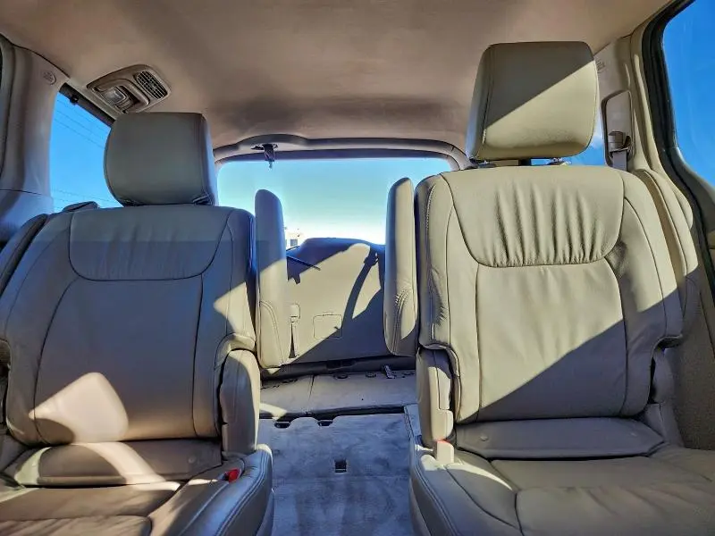 2010 TOYOTA SIENNA XLE  