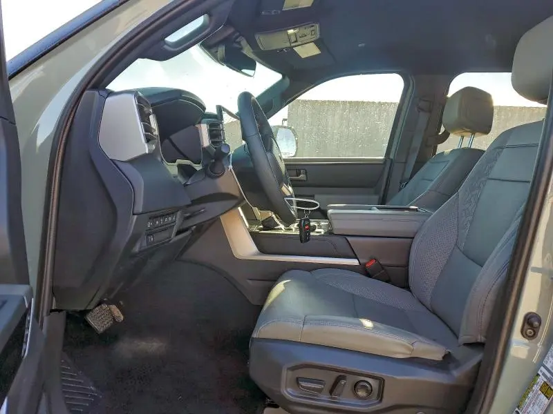 2025 TOYOTA TUNDRA CREWMAX LIMITED  