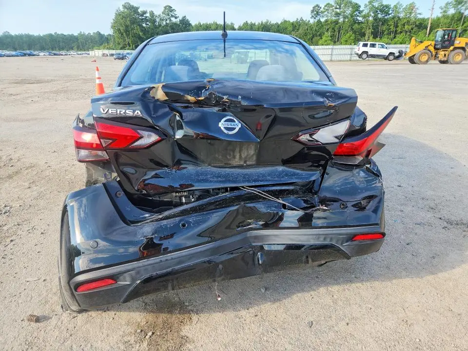 2020 NISSAN VERSA S  