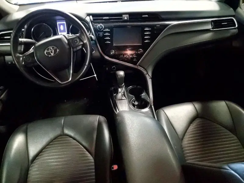 2018 TOYOTA CAMRY SE  
