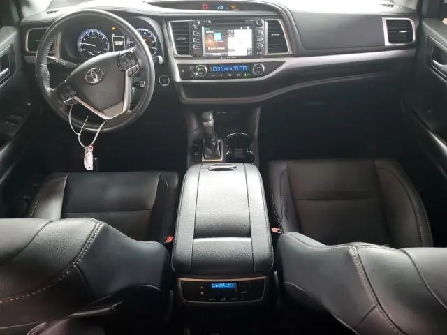 2019 TOYOTA HIGHLANDER SE  