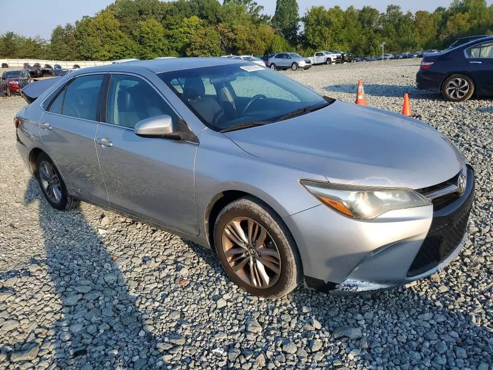 2016 TOYOTA CAMRY SE  