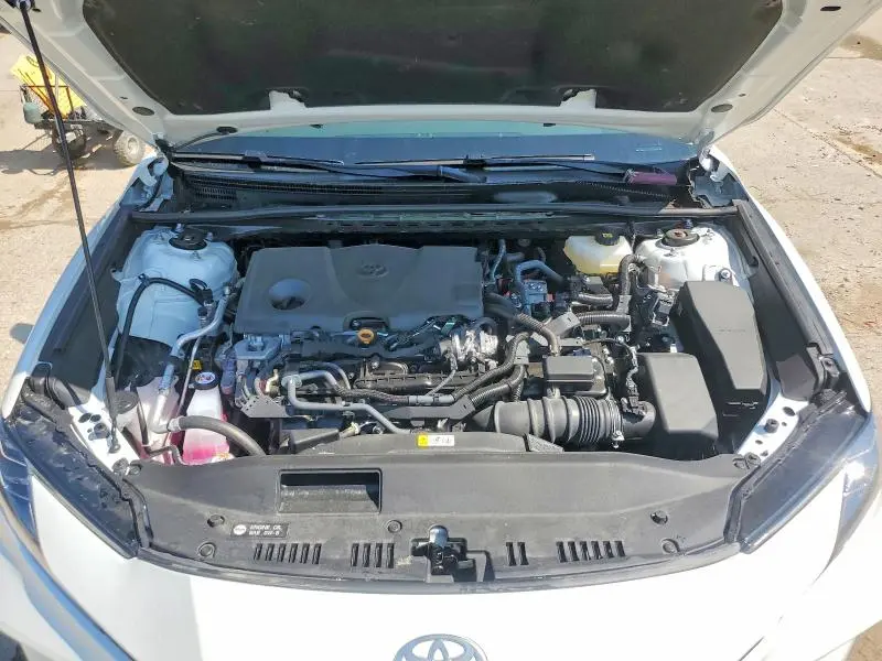 2025 TOYOTA CAMRY XLE  