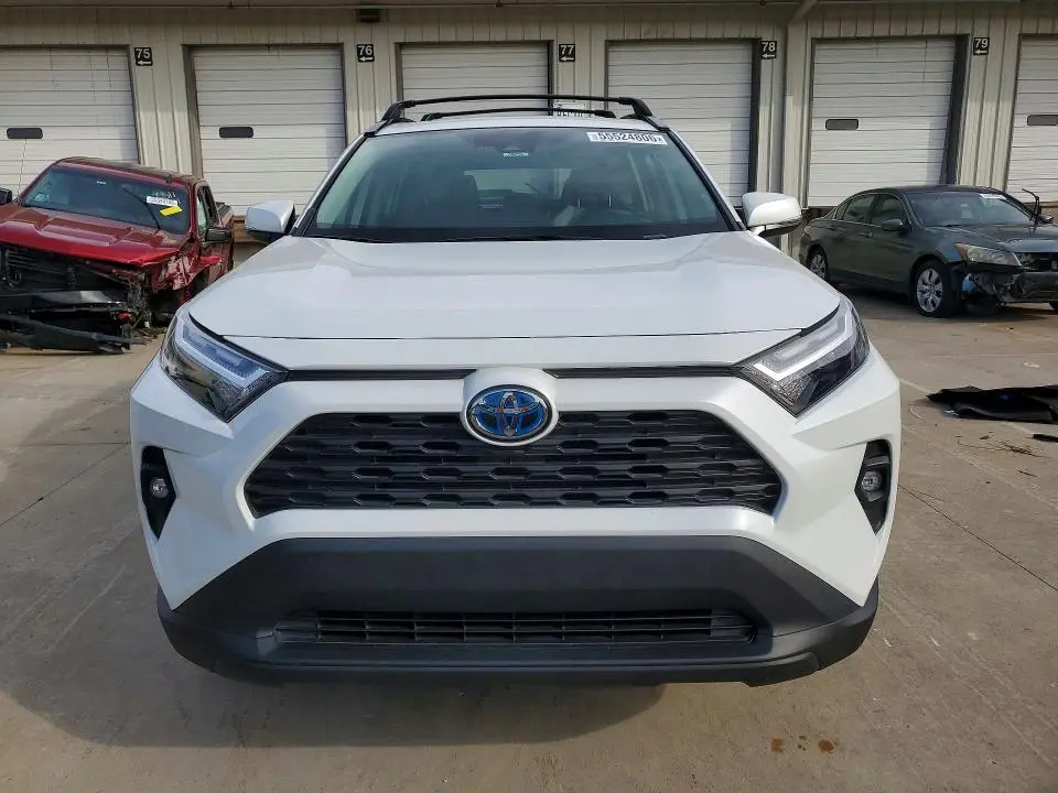 2024 TOYOTA RAV4 XLE PREMIUM  
