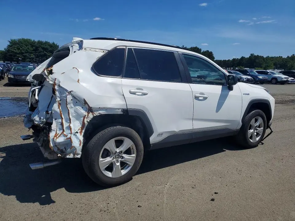 2021 TOYOTA RAV4 LE  