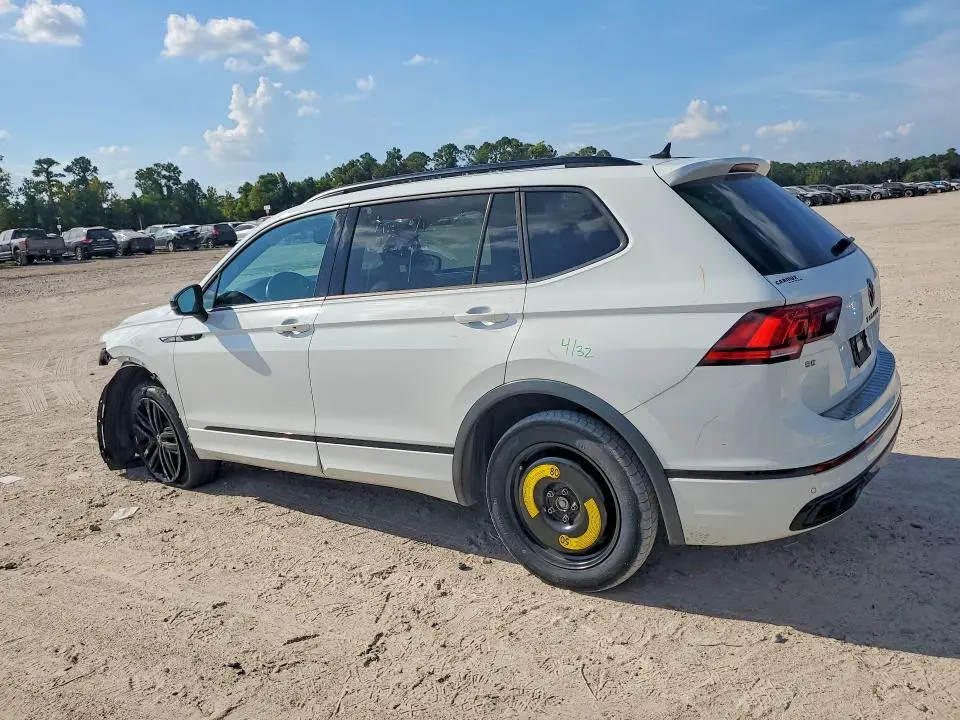 2022 VOLKSWAGEN TIGUAN SE R-LINE BLACK  