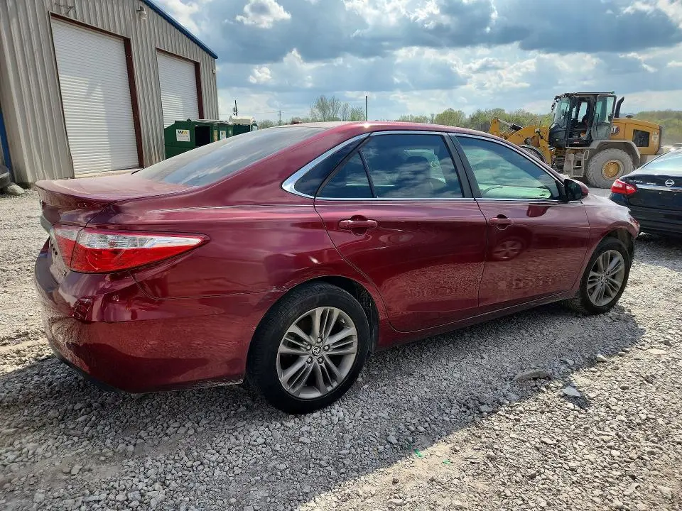 2017 TOYOTA CAMRY SE  