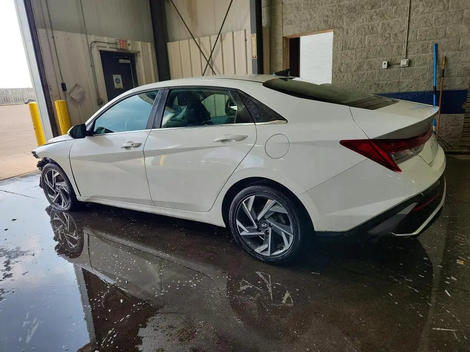 2025 HYUNDAI ELANTRA SEL  