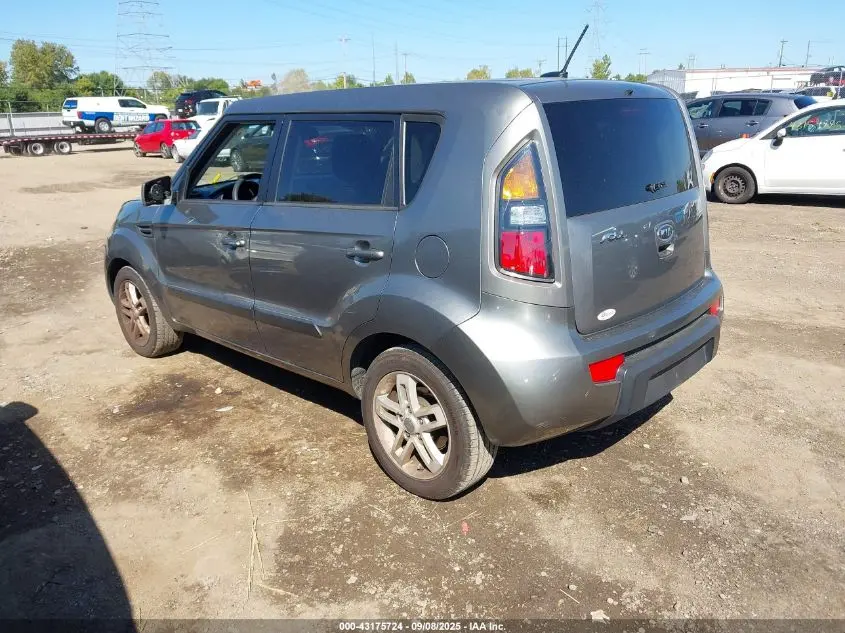 2011 KIA SOUL +
