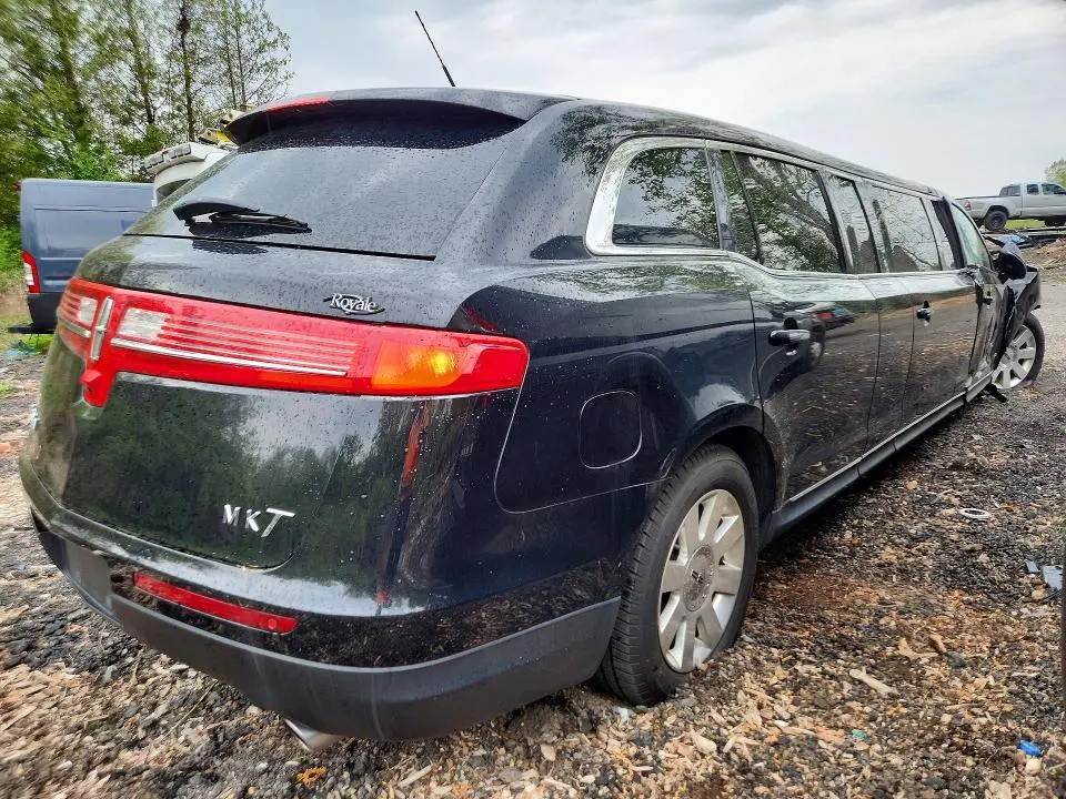 2019 LINCOLN MKT   