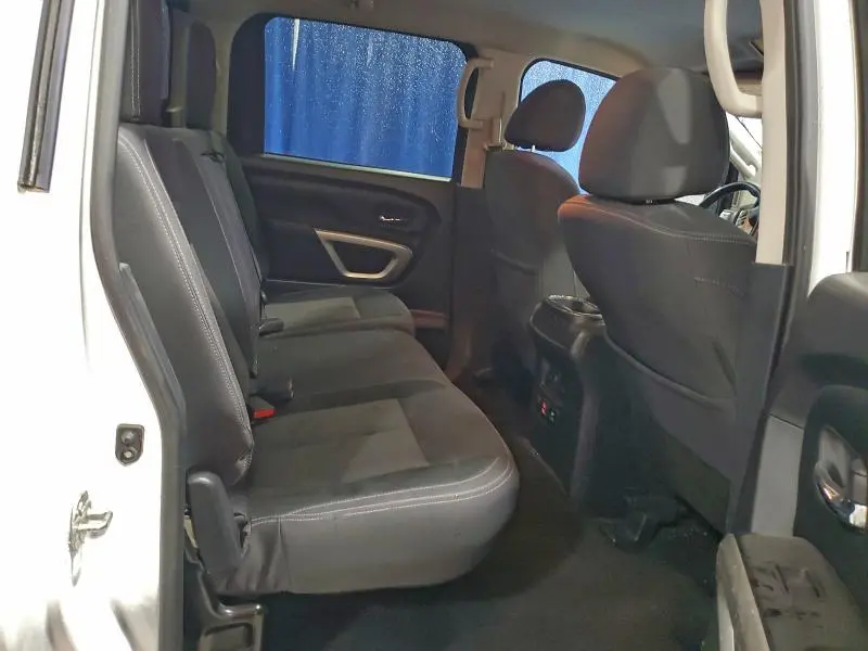 2021 NISSAN TITAN SV  