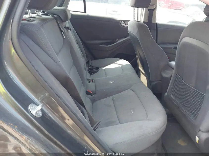 2021 HYUNDAI IONIQ PLUG-IN HYBRID SE