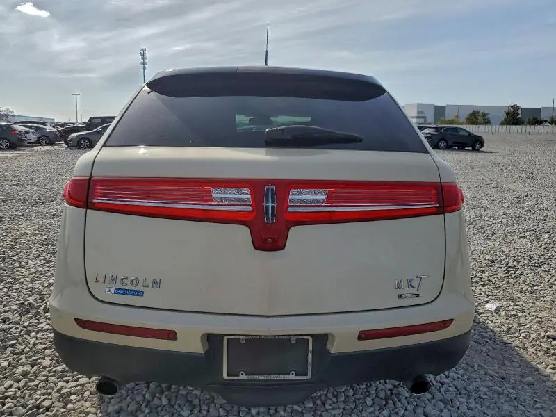 2014 LINCOLN MKT   