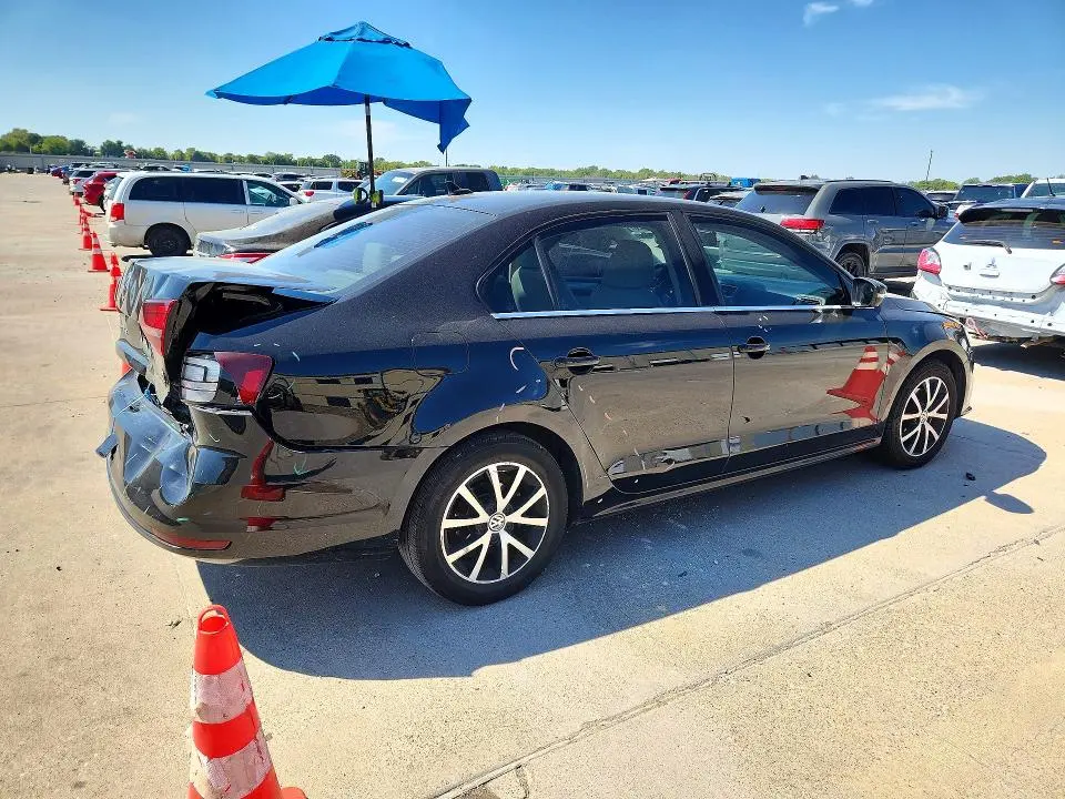 2017 VOLKSWAGEN JETTA SE  