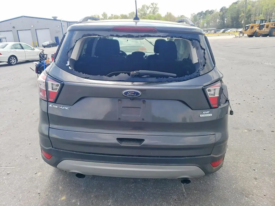 2018 FORD ESCAPE SE  