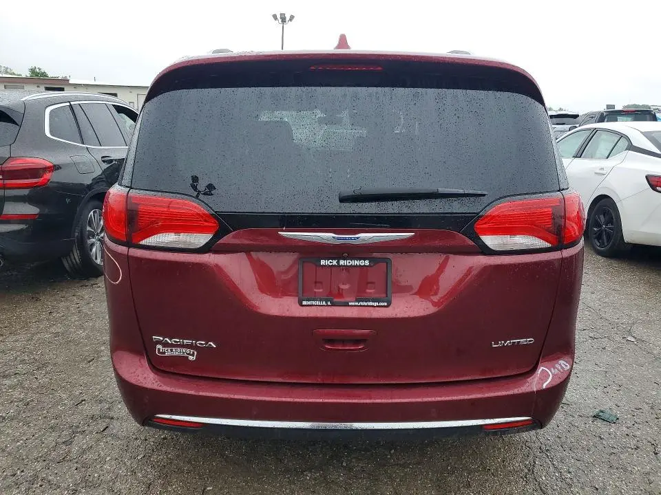 2018 CHRYSLER PACIFICA LIMITED  