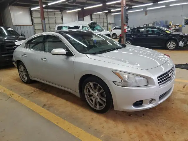 2010 NISSAN MAXIMA S  