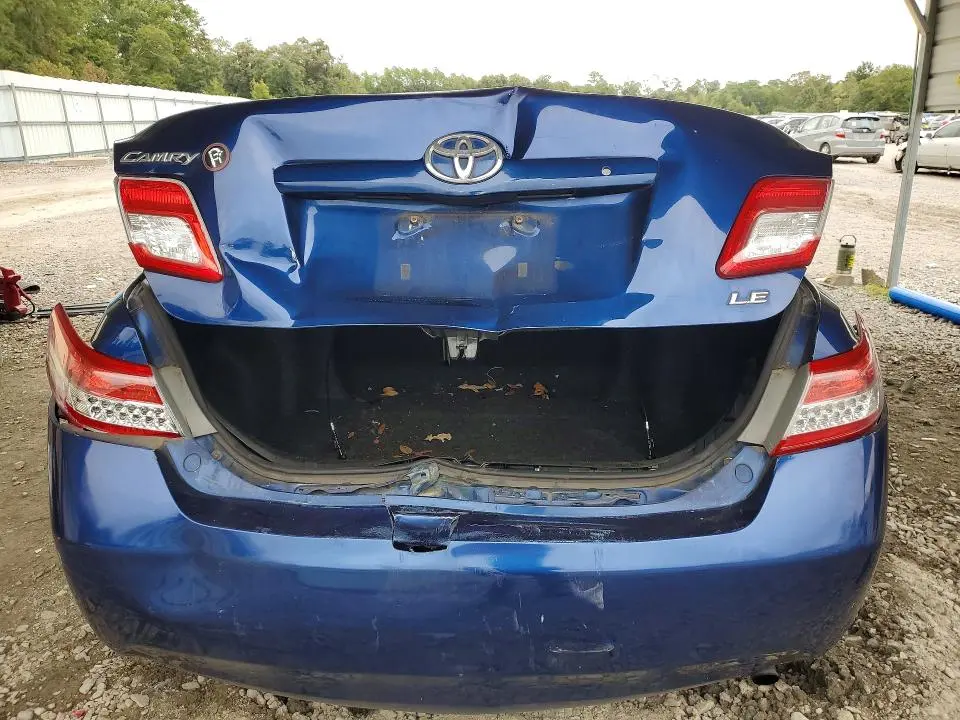 2011 TOYOTA CAMRY LE  
