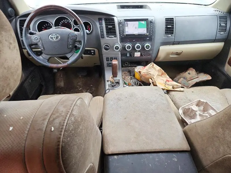 2010 TOYOTA SEQUOIA PLATINUM  