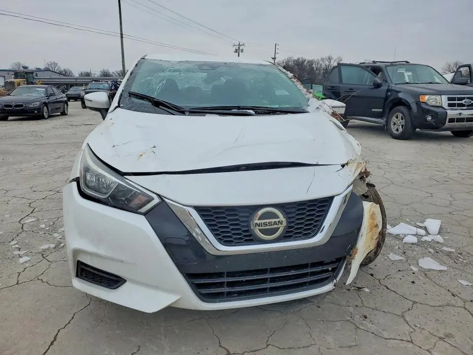 2021 NISSAN VERSA SV  