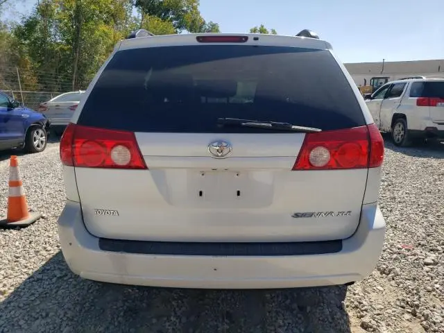 2010 TOYOTA SIENNA XLE  