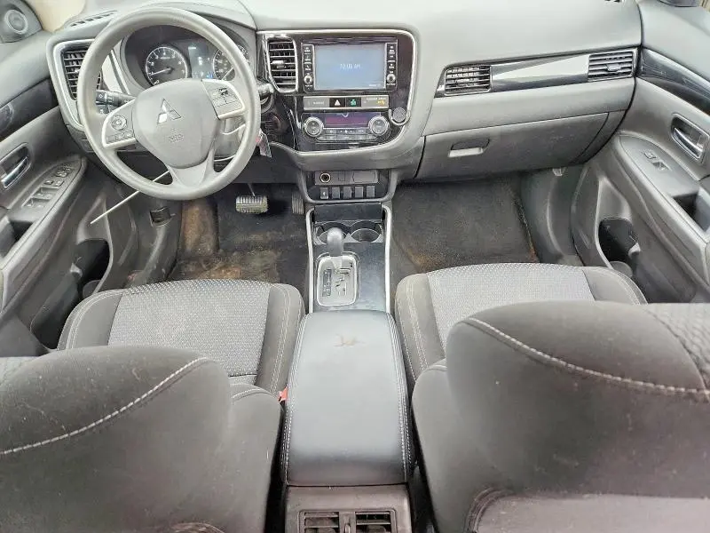 2019 MITSUBISHI OUTLANDER SE  