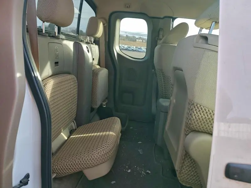 2014 NISSAN FRONTIER SV  