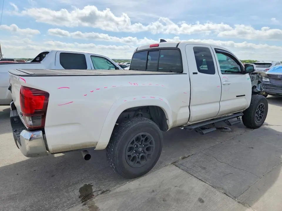 2021 TOYOTA TACOMA SR5 V6  
