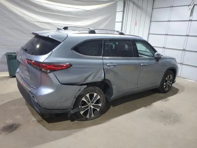 2020 TOYOTA HIGHLANDER XLE  