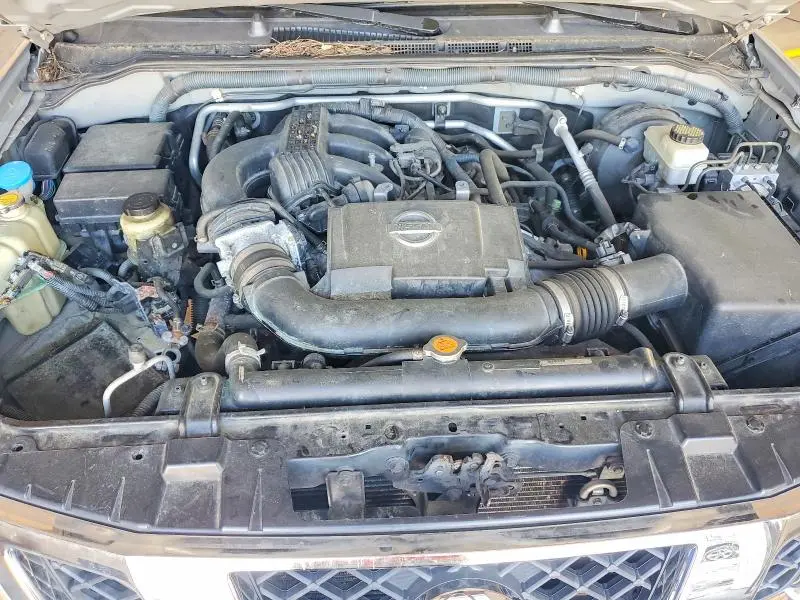 2010 NISSAN FRONTIER SE V6  