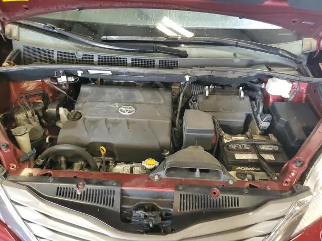 2012 TOYOTA SIENNA XLE  