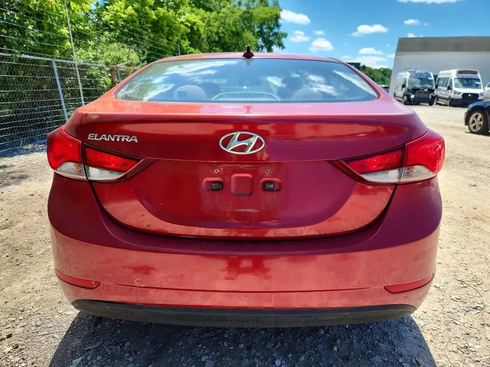 2016 HYUNDAI ELANTRA SE  