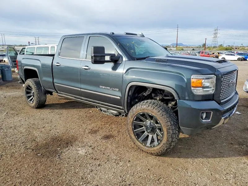 2017 GMC SIERRA K2500 DENALI  