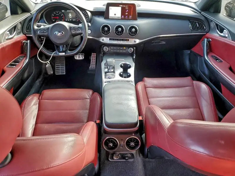 2019 KIA STINGER GT2  