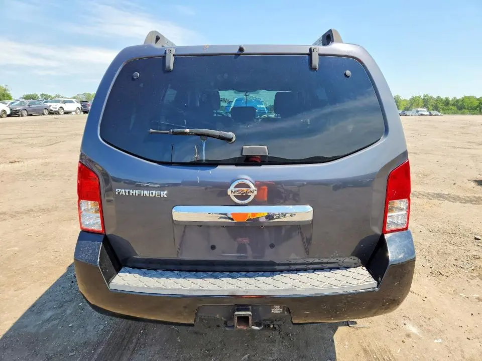 2011 NISSAN PATHFINDER S  