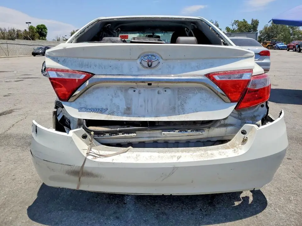 2017 TOYOTA CAMRY SE  
