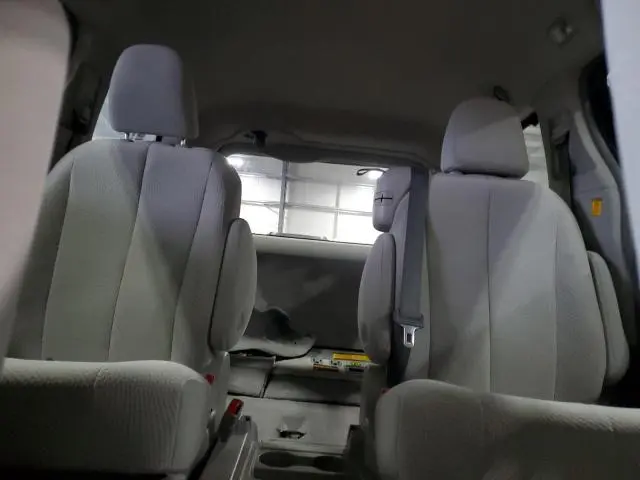 2011 TOYOTA SIENNA LE  