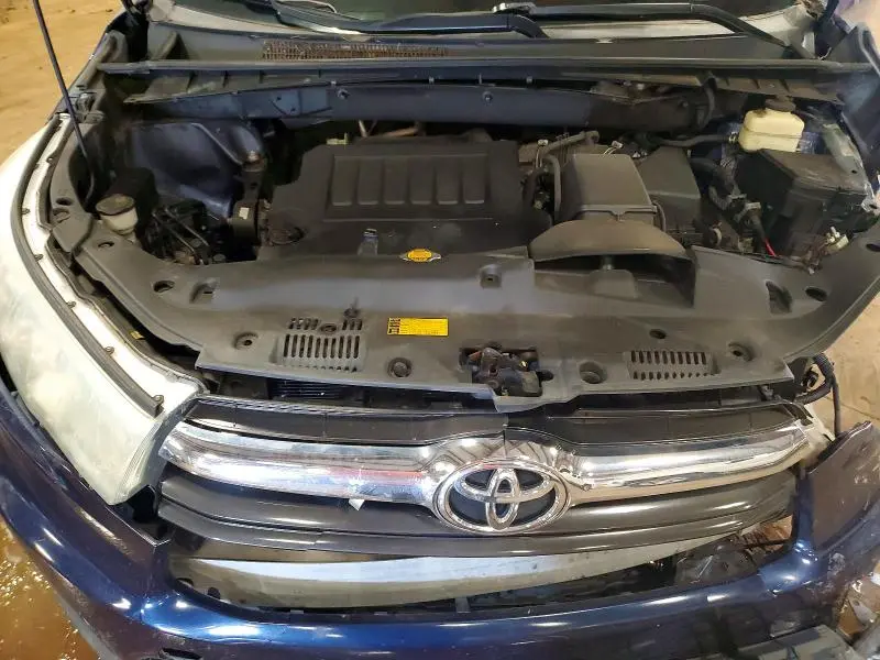 2015 TOYOTA HIGHLANDER XLE  