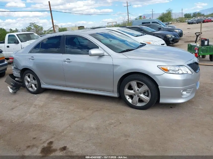 2011 TOYOTA CAMRY SE