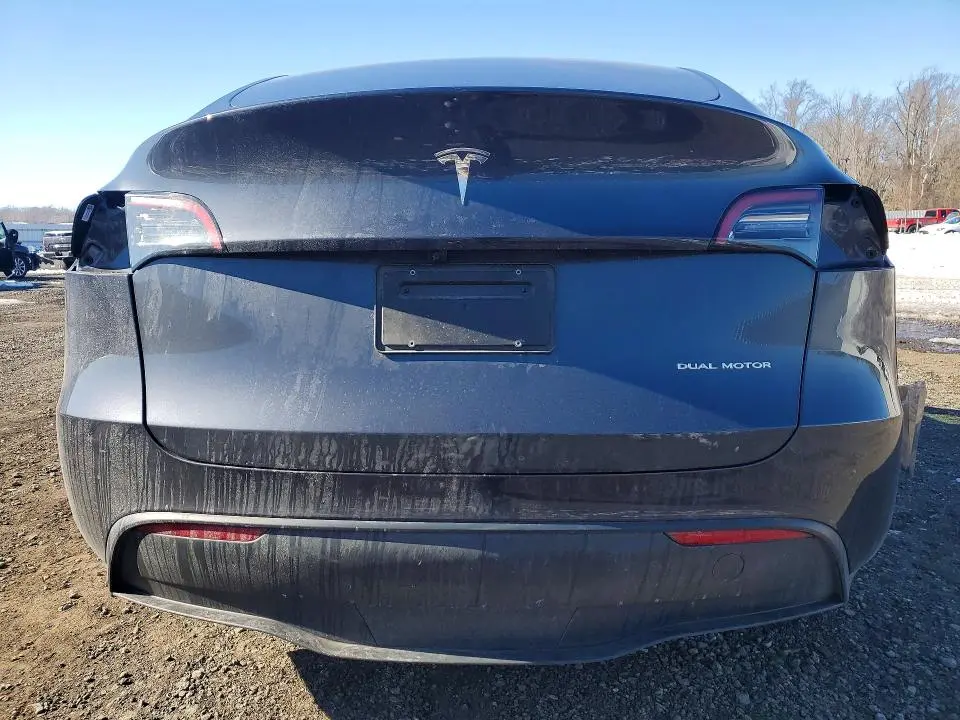 2024 TESLA MODEL Y   